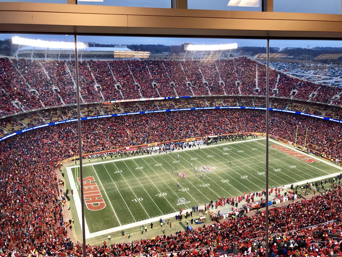 Tons of empty seats for Chiefs vs Titans playoff game