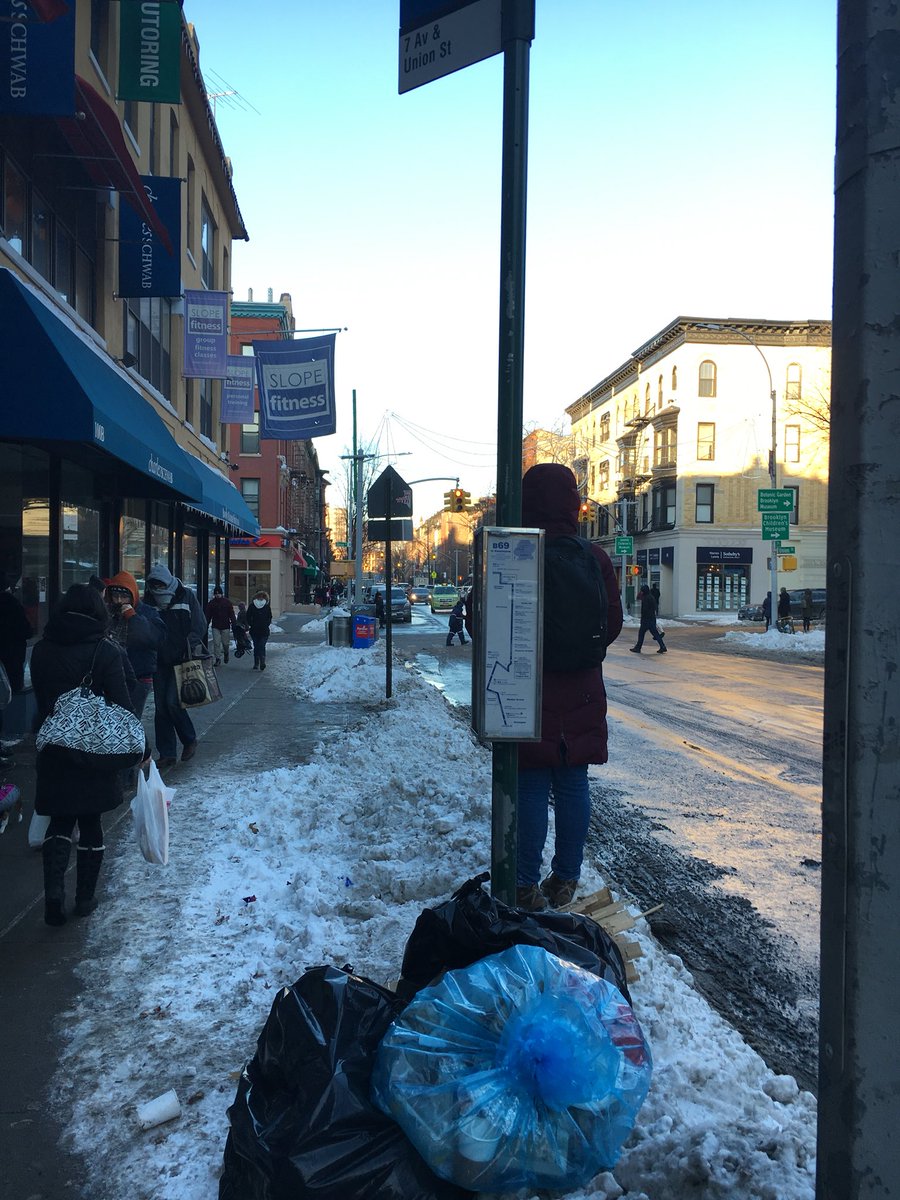 D00RZ0NE's tweet photo. @RidersNY @NYCMayor 7th Ave. park slope. https://t.co/iu2AXUb5Zb