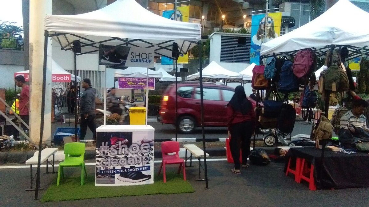 infocarfreeday_'s tweet photo. #numpangblast jangan lupa setelah olahraga #carfreeday #jakarta bawa sepatu kamu ke #ShoeCleanup di Sunday Market Senayan, instant lho hanya 3 menit saja :) https://t.co/TGOdKnRhcd