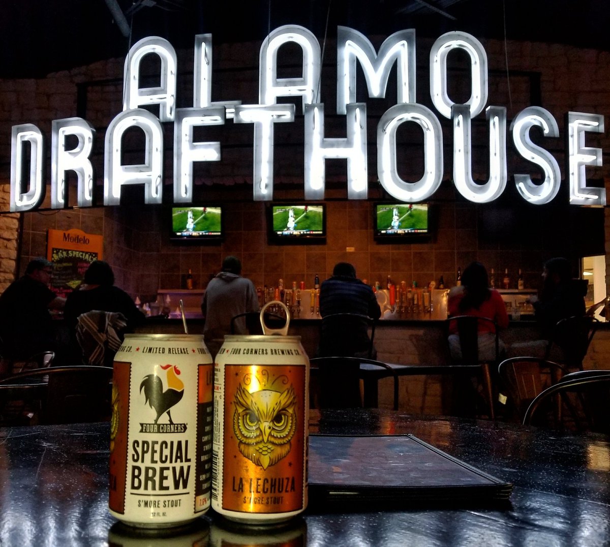fcbrewingSA's tweet photo. #LaBeerChingona is at @SA_Drafthouse #Westlakes & #TodaLaFamilia is here, including @fcbrewing's #LaLechuza #SmoreStout!
#FCBC #360PopTop #CraftCans #BrewedInTejas https://t.co/pMaoMlnyHH