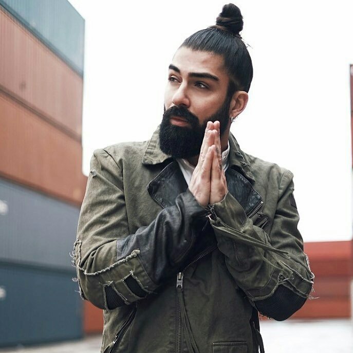 Aelxloboz's tweet image. Saturday ManBun style #manbun #style  #manbunlife #fashion #menshair #hairstyles   #menshairstyle #mensfashion #waxing