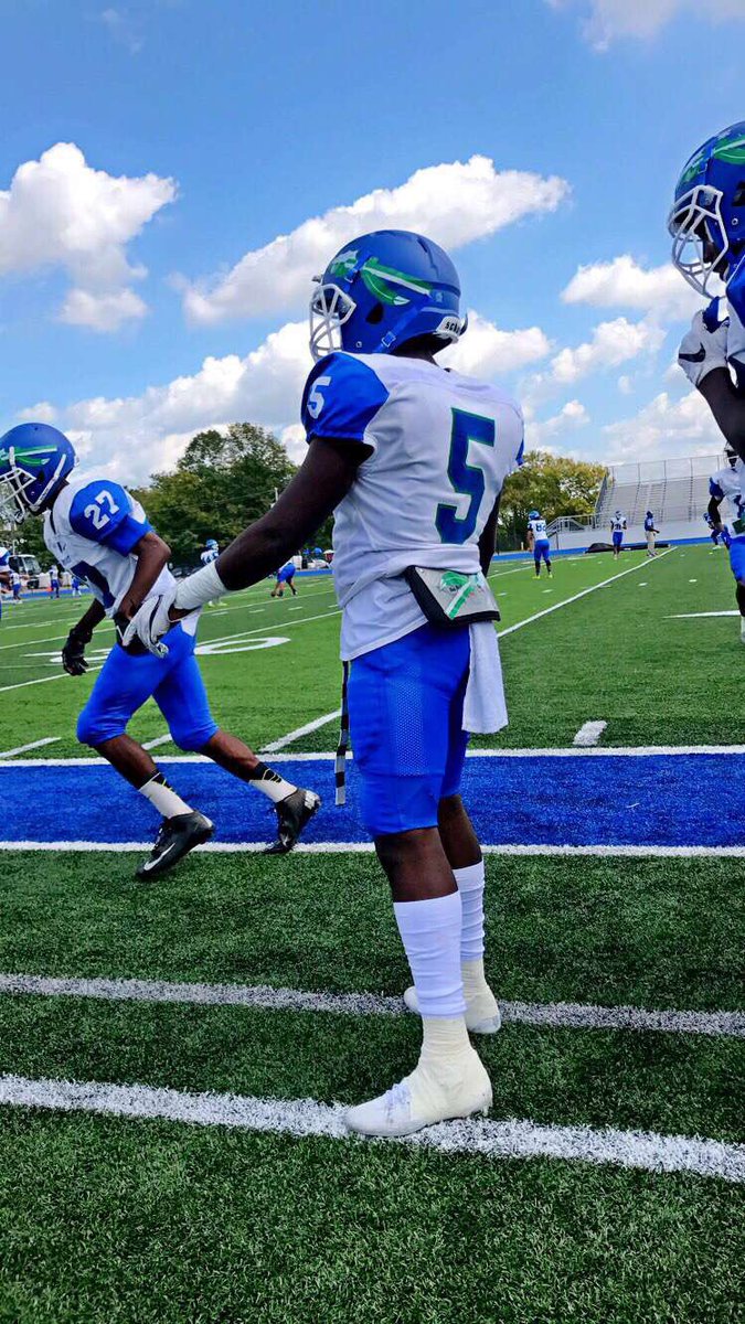 yvngQ31's tweet photo. Senior Season #ATGBTG 

https://t.co/fEbEfYMAwM https://t.co/RunzTEJldy
