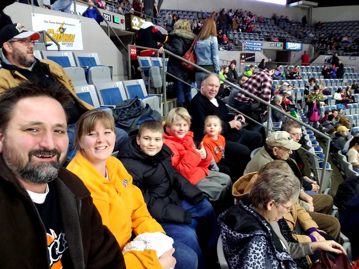 DPKtwo's tweet image. #LetsGoKomets
Ready for a Komets Win!