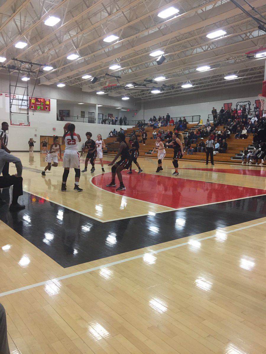 LanierADNews's tweet photo. Girls basketball is on a roll! Beat North 51-38!! Go Horns!! https://t.co/LBLUe82nJp
