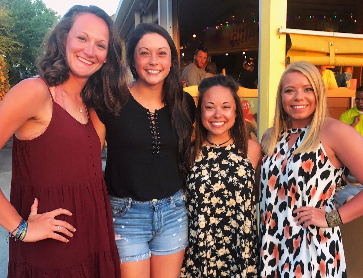 msbaileynichol's tweet photo. Happy 21st bday @DMcCarson hope you have the best day ever!!! Miss youuu https://t.co/ufQCBQw1Nt