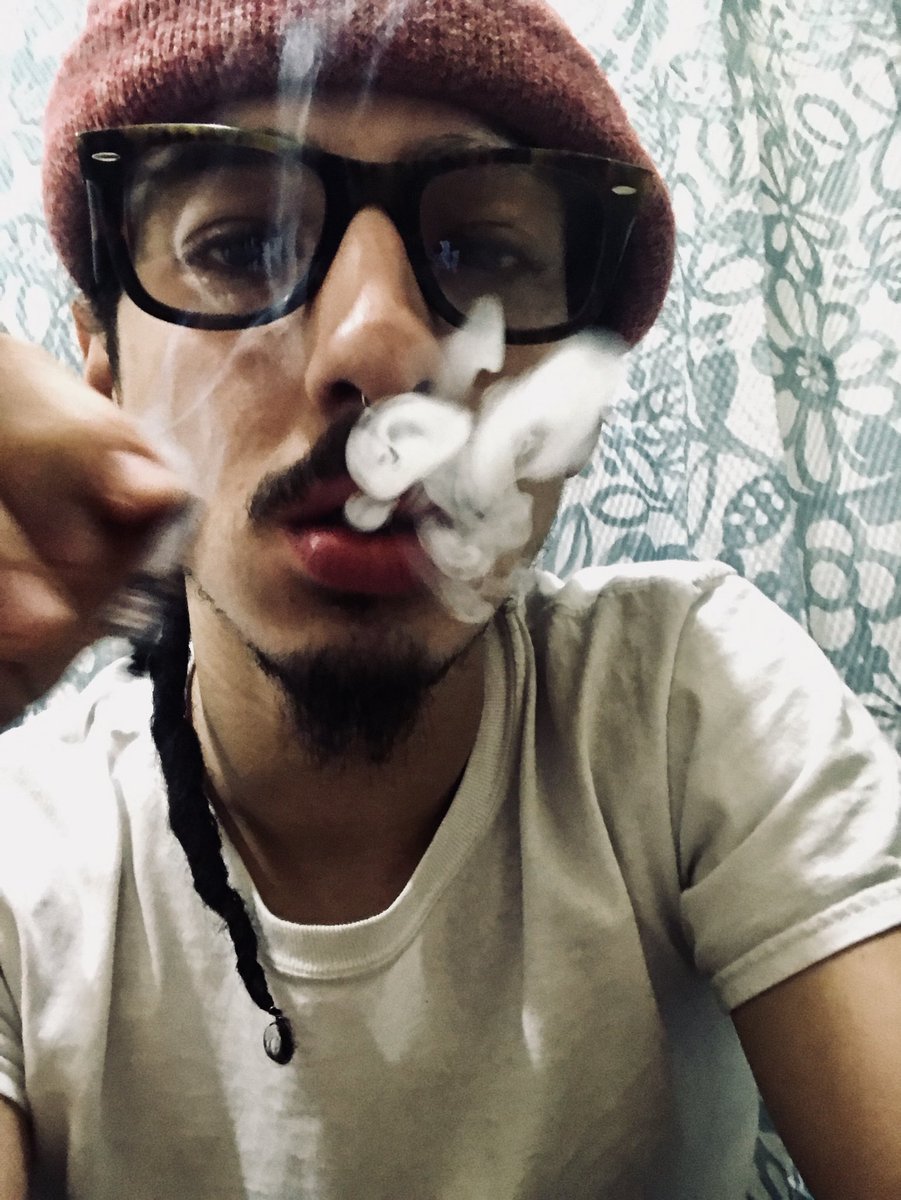 merworxx's tweet image. Just one dread #hippie #pothead #onelock #vegan #vegangang #vgang