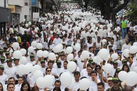 Sirokotv's tweet photo. 📌Amigo Fujimorista 🍊🧡 te invitamos a participar a la Mega Marcha por la Paz y Reconciliación y a la celebración de la libertad del Ing .@albertofujimori 
Día : Viernes 12 de enero
Hora : 4 pm
Lugar de concentración : Campo de Marte  Foto:  .@marthamoyano https://t.co/ZYd3L8r5Yk
