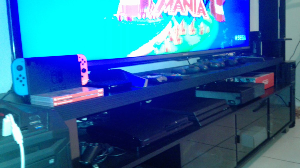 AwinnetWorld's tweet photo. So many system I have, what should I pray today maybe I pray some sonic mania! #SEGA #sonic #Nintendo #ps4pro #XboxOne #Mrs #superfanworld https://t.co/tRHQZ2JNyQ