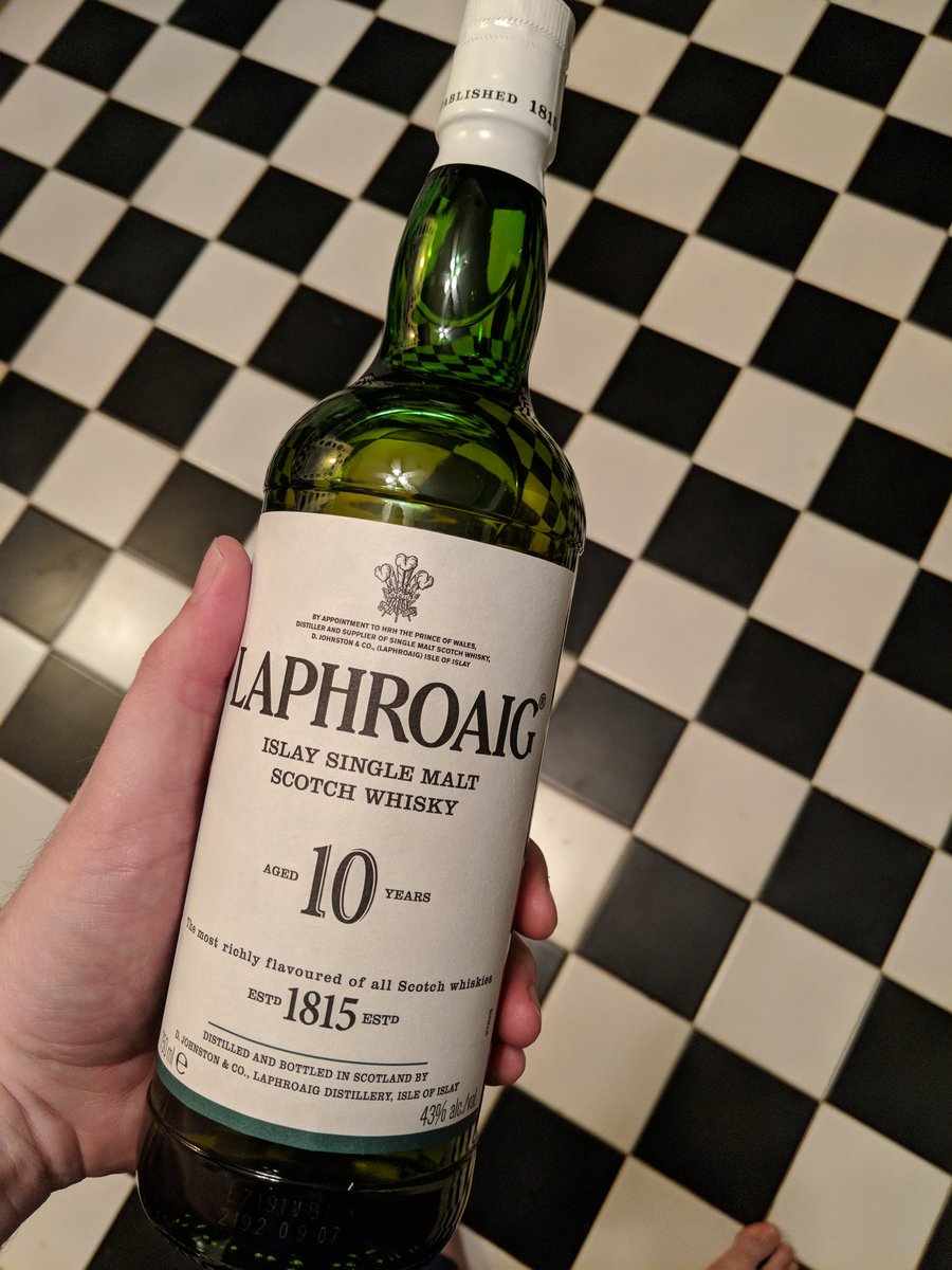 sdbransonUSA's tweet photo. @rogbennett @Laphroaig For a moment, thought maybe I was too drunk and had forgotten tweeting a photo of my nightcap. Great minds think alike. #samefloor #samescotch #facrapweekend https://t.co/YoKpzbT1d8