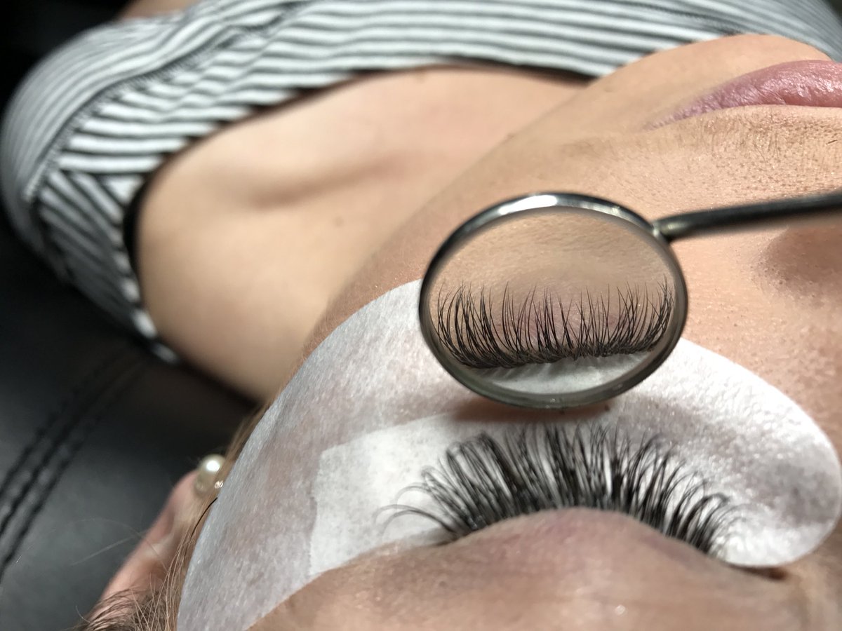 kiana_hunt's tweet photo. Classic Lashes on my beautiful client ✨✨
•
•
#lashes #instalash #nailedandlashedlv #lasvegas #vegasesti #glam #lashdivas #Vegasglam #beauty #blogger #LV #lashextensions #Newyear #newlashes #2018 #neutraltones #nailedandlashedsahara #salon #fullservice https://t.co/nh93snht0w