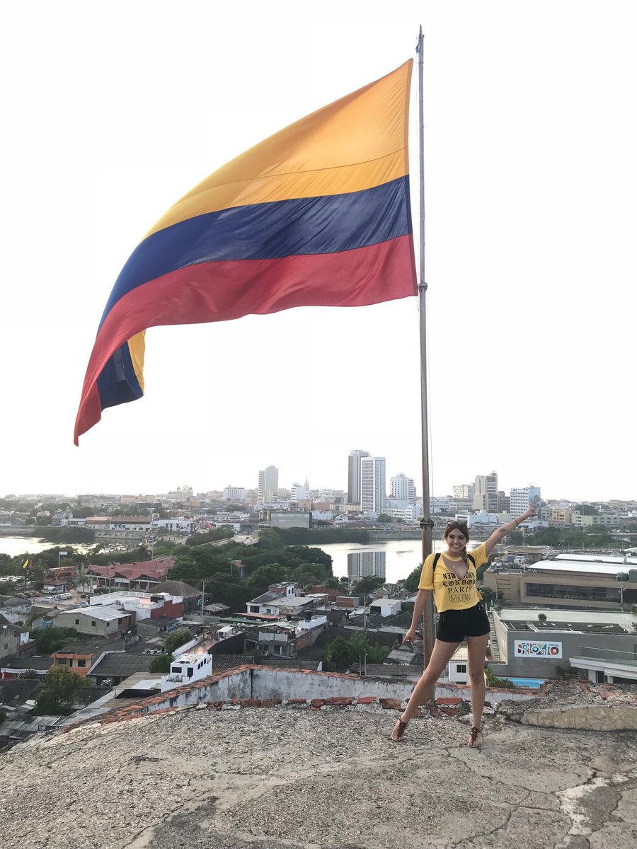 arigameplays's tweet photo. Un fondo de pantalla para mis colombianos lindos 💘 https://t.co/aIp41oYd07