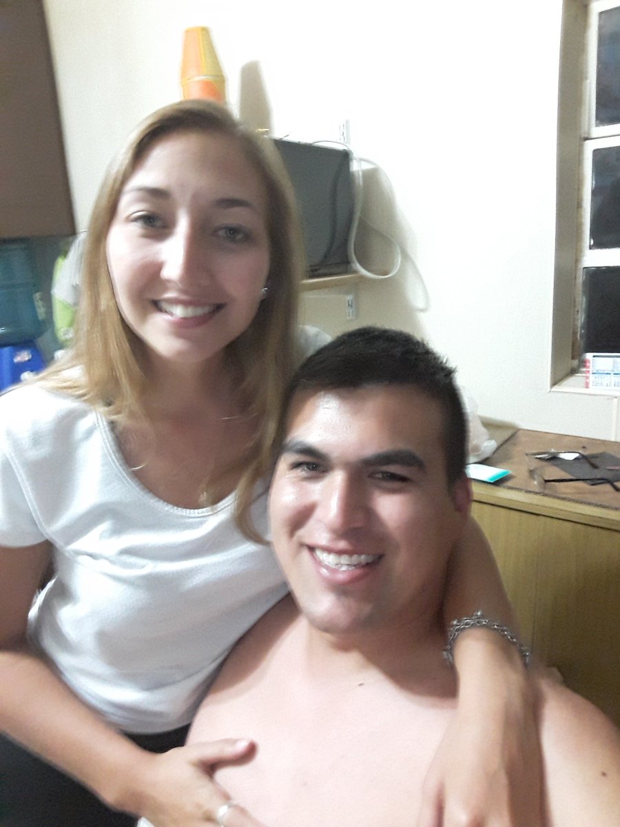 romeshler's tweet photo. #FestivalPais18 #FestivalPais2018 #FestivalJM2018 con mi novio y mi papá viendo el Festival 😁 https://t.co/gZmrmg1jlq