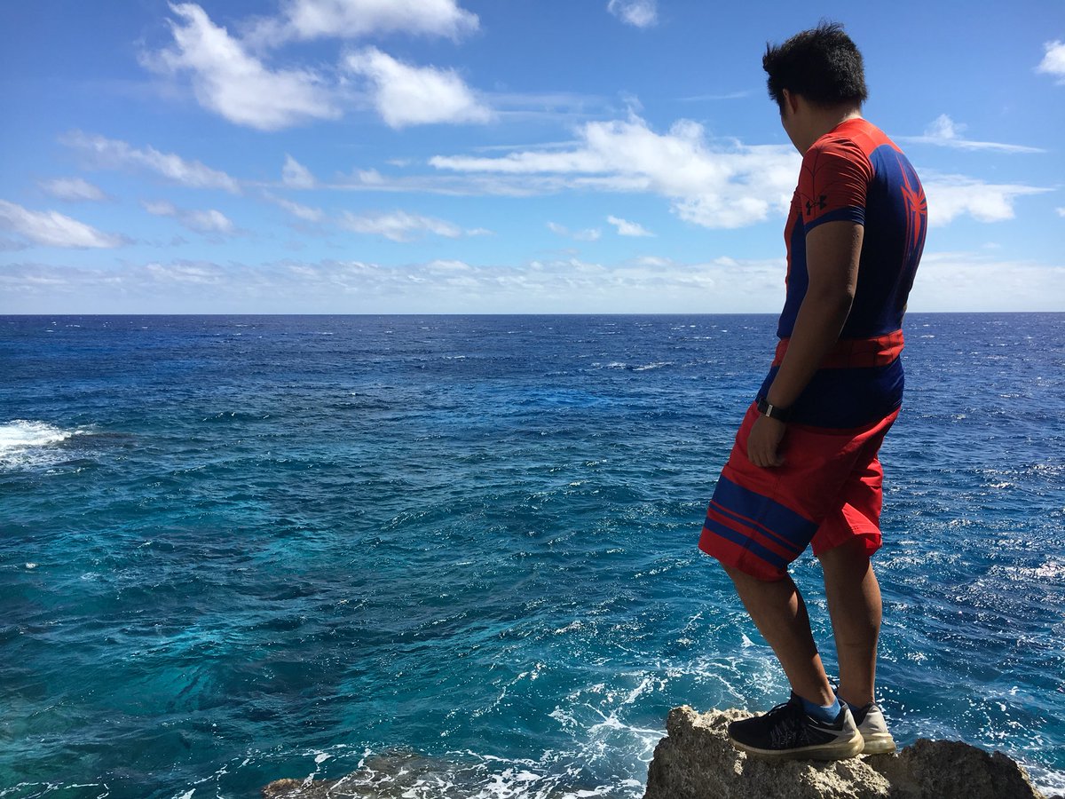 arjaaeP's tweet photo. If I could swim, Iβd jump right in. #WinterBreak2017 #PagatCave https://t.co/YfEKvWVB53