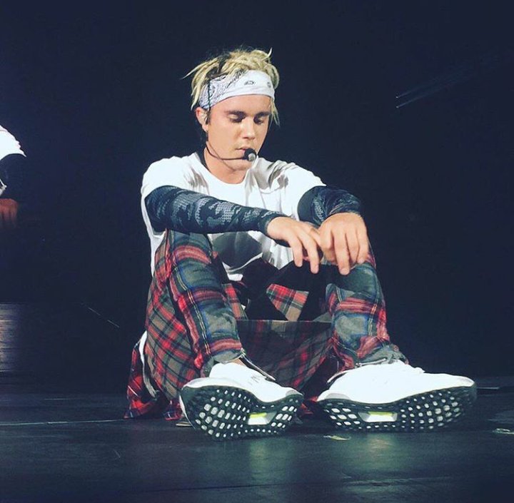 may_belieber__'s tweet photo. Let's get back to Purpose tour
#BackToPurpose
Share your memory of Purpose tour
Don't let the Purpose tour die https://t.co/N5xxMDHif9