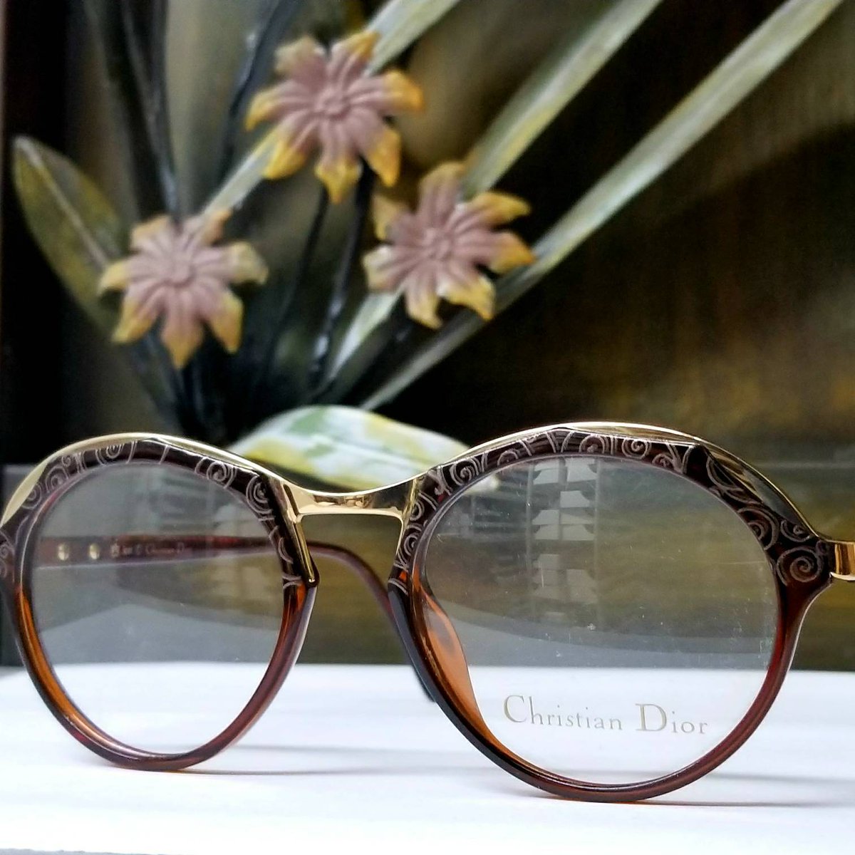 Success usually comes to those who are too busy to be looking for it.
👑🕶👓🤓😎
KINGSOFPAST.COM
TORONTOBORN.COM

#kingsofpast #vintage #eyeglasses #sunglasses #torontoborn