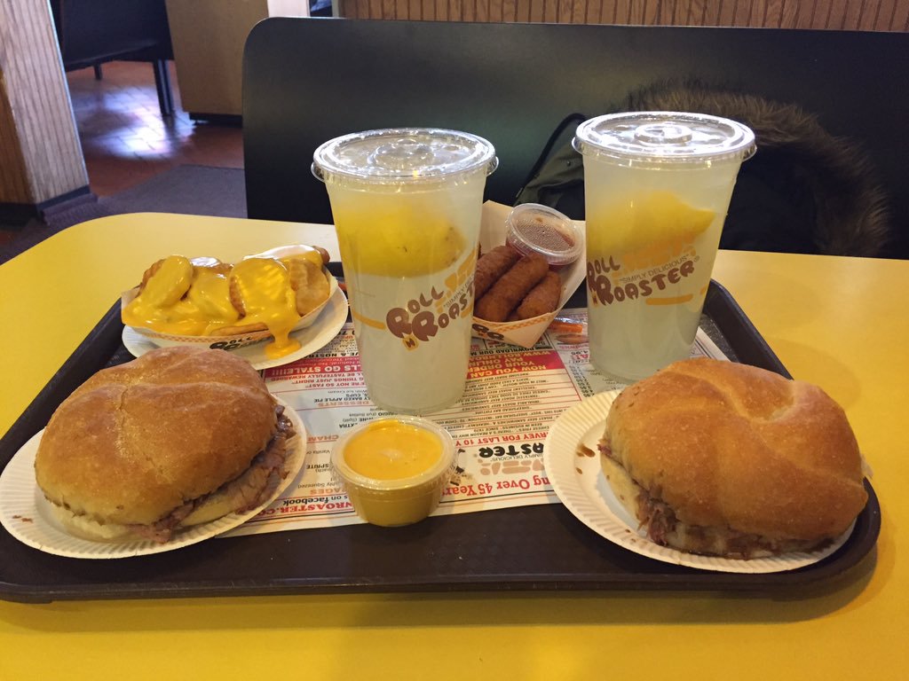 PoppaPri's tweet photo. i could go for some @RollNRoaster right about now... anytime really lol #RollNRoaster #RollAndRoaster #CheezPleez  #CheezOnAnythingYouPleez https://t.co/1pMPWoKsDV