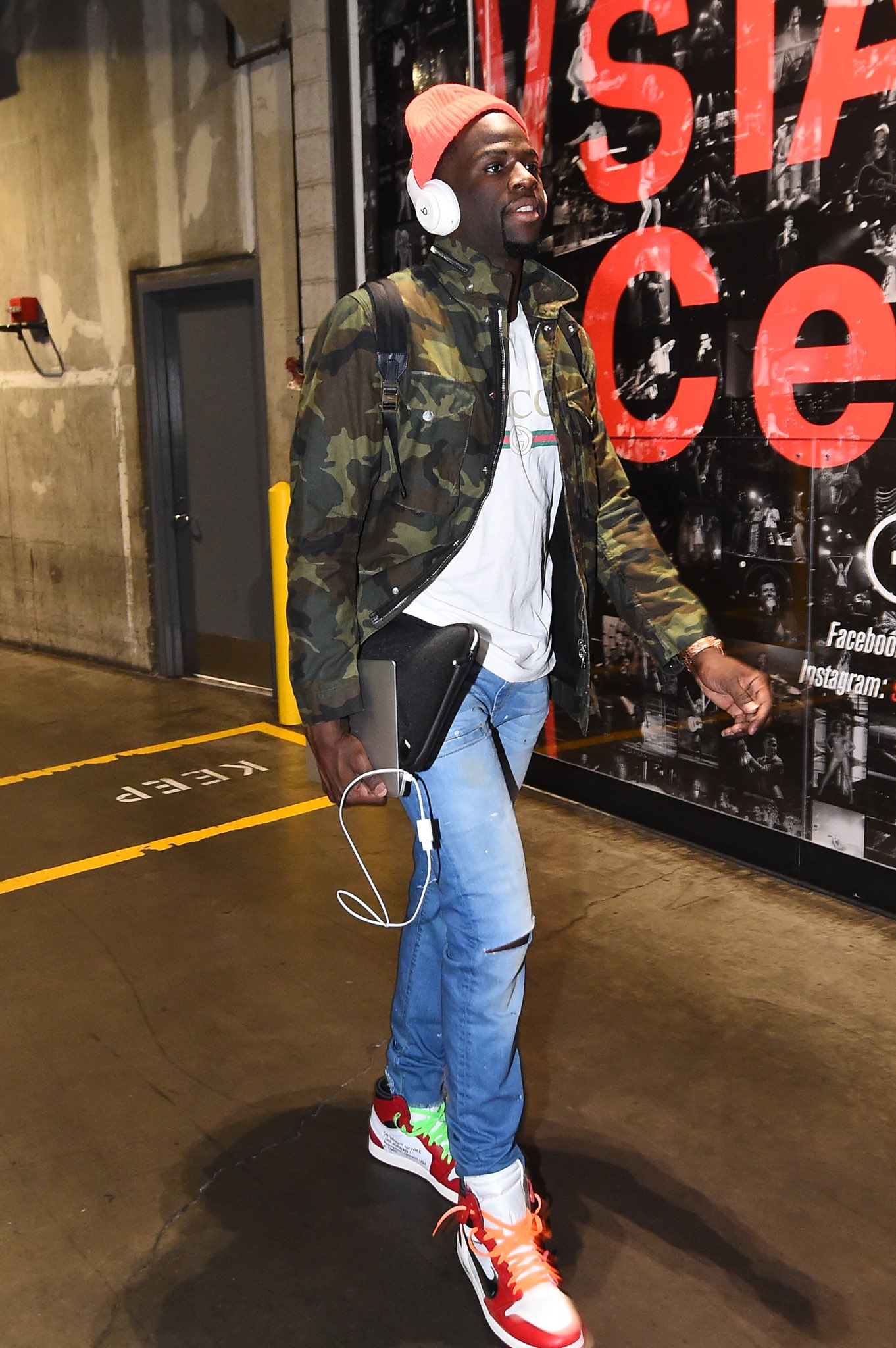 B R Kicks on X Draymond Green arrives in the Off White x AJ1 tonight https t 3uNsGec1qT X