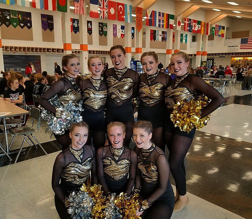 dhseaglettes's tweet photo. Another successful competition at Edwardsville🏆 1st in AAA Jazz, 2nd in IHSA, and State Qualifications in both routines! #TeamDunlap https://t.co/49idtSPwvU