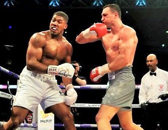 TheFightCity's tweet photo. "Add the scorching action and you have not just a major boxing match, but a bigger-than-life event, one that enhanced the stature of both men." https://t.co/IM1pooaYtr #Boxing #FOTY #Boxing2017 #YearInReview2017 Fight Of The Year! From @SeansPage1 https://t.co/zlMbRMpPkG