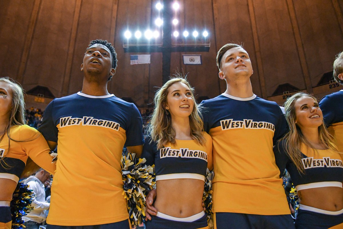 WestVirginiaU's tweet photo. The Coliseum was rocking! A Top 10 win in front of the best fans in the country! 🙌 https://t.co/niCoZ0juAS