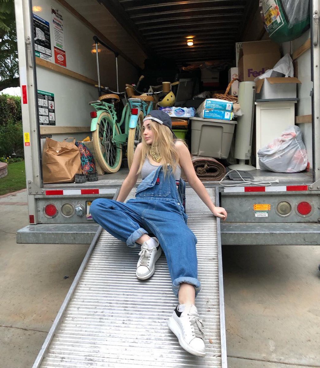 SabrinaJP3's tweet photo. Sabrina CarpenterのInstagramより

最悪なスライド

@SabrinaAnnLynn https://t.co/bYOM3ITgB5