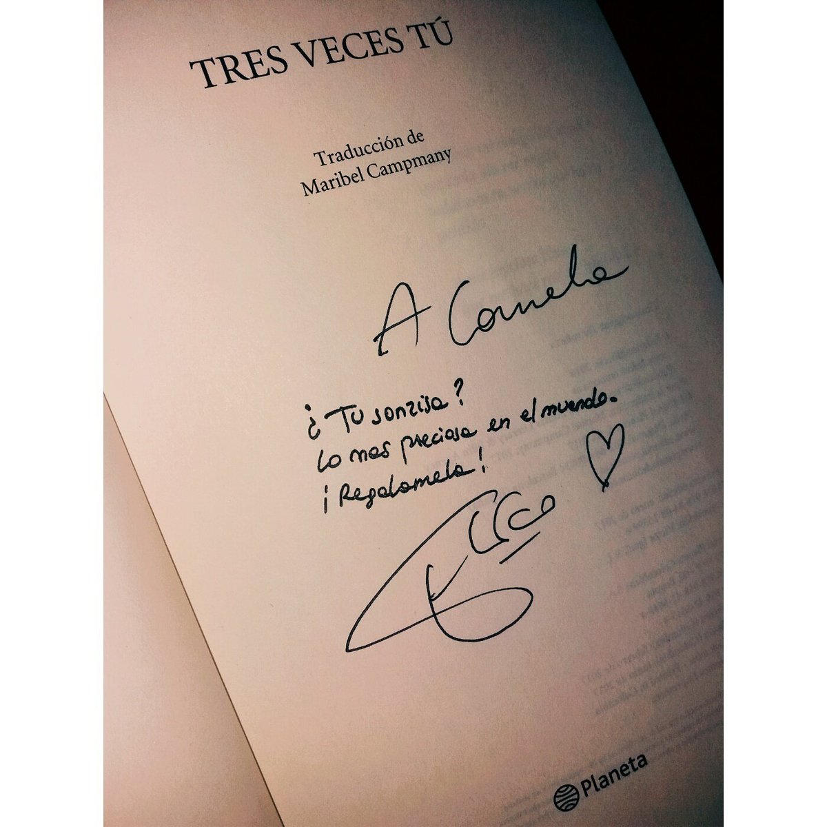 carmela9720's tweet photo. Lo mejor de mi 2017, que mi escritor favorito venga a mi país (perú) #reader #amor  #amamosloslibros #book #books #leer #libro #libros #like4like #fangirl  #crush #love #textos #literatura https://t.co/JegDz27d6y