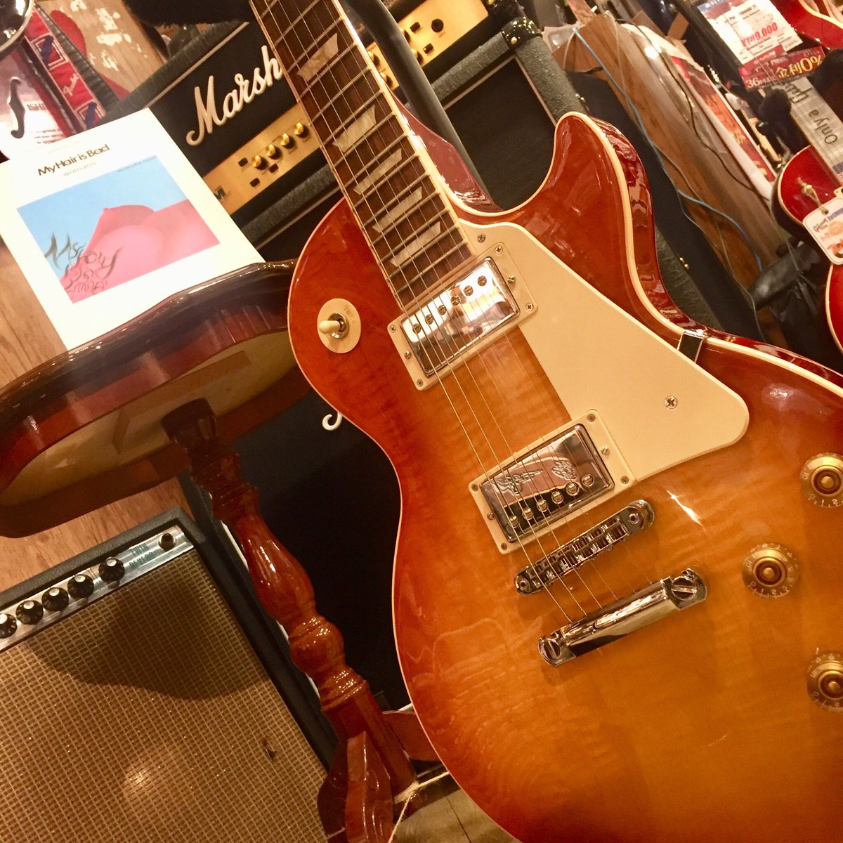 イシバシ楽器梅田店 No Twitter イシバシ梅田 Gibson この色のレスポール 見覚えありませんか 人気爆発中のmy Hair Is Bad椎木さんと同じカラーリングのモデル Standardじゃなくてtraditionalですが ご本人が使用しているモデルにある意味近いかもしれ