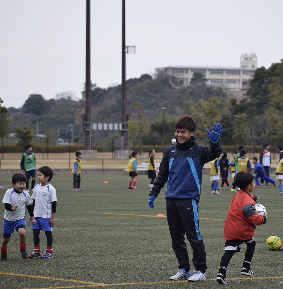 ট ইট র 鹿児島ユナイテッドfc 新春ドリームサッカーin Kagoshima 永畑祐樹 選手 中原優生 選手 野嶽惇也 選手 子どもたちと一緒にサッカーを楽しんでいます 鹿児島ユナイテッドfc ট ইট র 鹿児島ユナイテッドfc 新春ドリームサッカーin Kagoshima 永畑祐樹 選手 中原優生 選手 野嶽惇也 選手 子どもたちと一緒にサッカーを楽しんでいます 鹿児島ユナイテッドfc