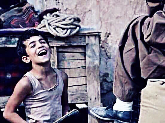 يُحكىْ بِأنَ اْلبسٌاطة تَجعلْ اْلإبتسٌامة
أصدقْ وَاْلفَرحْ أعْمقْ ــــــــــــــــــــ ..!
.
.
.