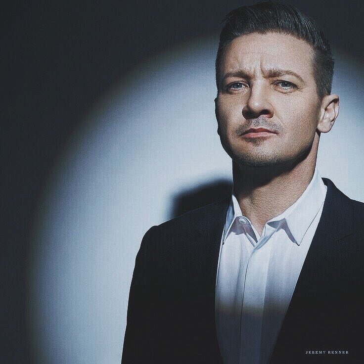 itsmerama25_'s tweet photo. Happy birthday to this man whose i love 💕 stay healthy,long life and all the best ✨ happy 47th and I LOVE YOU SO MUCH 😘 @Renner4Real looking forward for #InfinityWar and more of your great works ❤️
#ultimatebae #JeremyRenner #rennerfans #mancrushtoday #mancrusheveryday https://t.co/OBR6sE7nm8