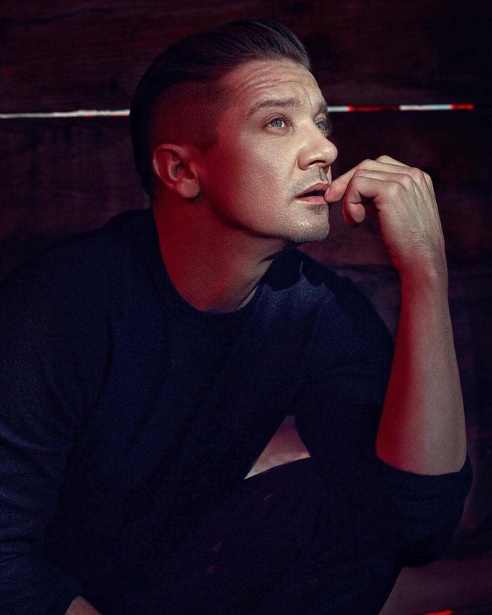 itsmerama25_'s tweet photo. Happy birthday to this man whose i love 💕 stay healthy,long life and all the best ✨ happy 47th and I LOVE YOU SO MUCH 😘 @Renner4Real looking forward for #InfinityWar and more of your great works ❤️
#ultimatebae #JeremyRenner #rennerfans #mancrushtoday #mancrusheveryday https://t.co/OBR6sE7nm8