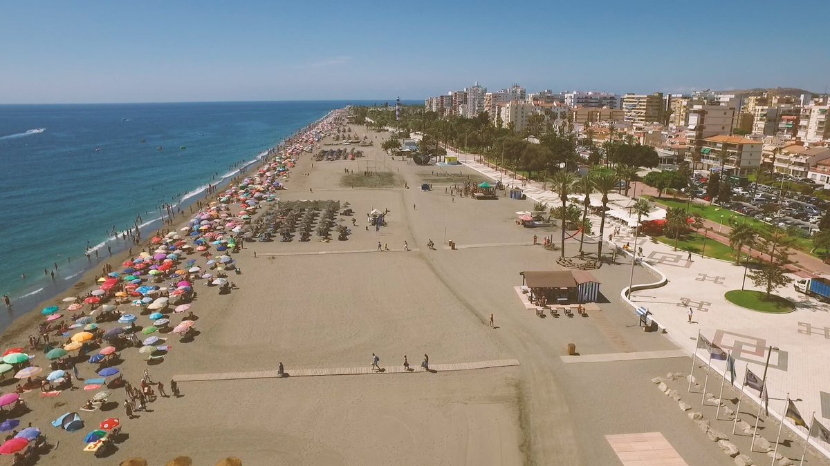 weekendbeachfes's tweet photo. Es mirar la foto y se nos quita el frío! ☀️ ⛱
Más de 320 días de sol al año hacen que #TorredelMar sea el paraíso para los que somos festivaleros!

#GoTorredelMar 🦀 https://t.co/7RS2K8wJhH