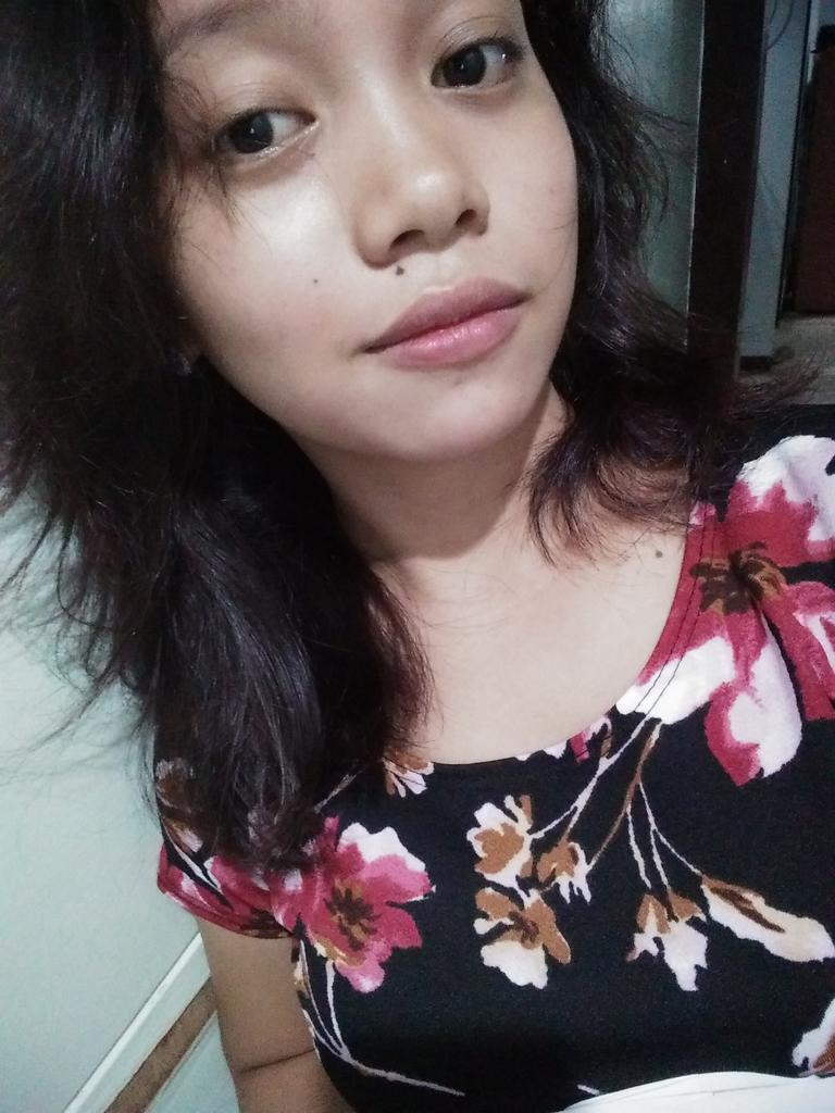 gingging0924's tweet photo. Good evening...gonna do some interview about the rights of the LGBT tonight 😇😊 https://t.co/m5ukUet5Zl