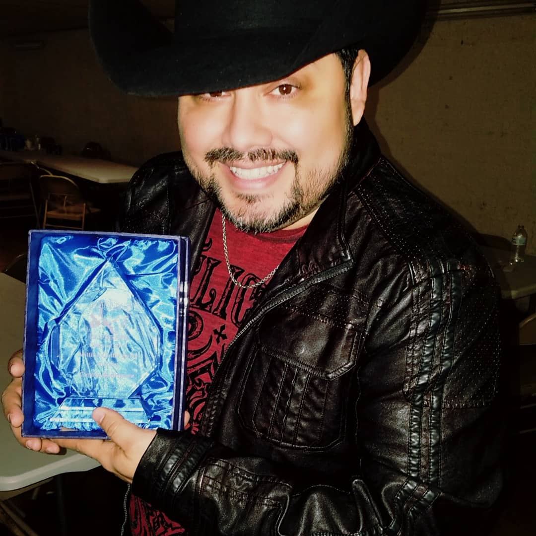 OfficialCYLC's tweet photo. Finally my category came up. I was Inducted as a vocalist into the Tejano Roots Hall of Fame. Thank u family, friends, &amp; Fans. i love u all. I'm super honored. Now to get home &amp; get over being sick. Still overjoyed. ;) #HallOfFamer #DreamsDoComeTrue #CYLC2018 #CarlosYLosCachorros https://t.co/pnk3uWJhq3
