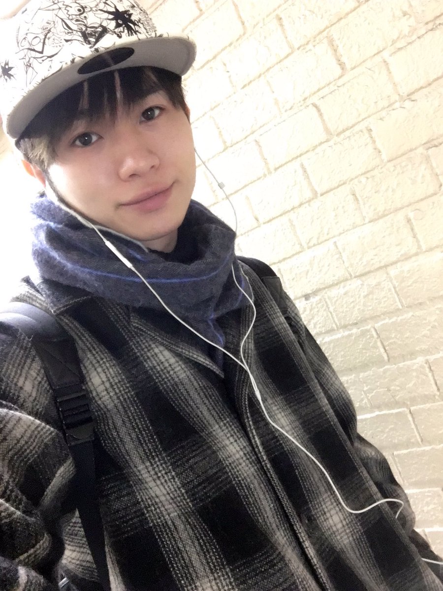 北野 翔 บนทว ตเตอร 最近また音楽聴きながら歩くのにハマって来ました 時代は変わって最近はbluetoothイヤホンの人が多い 羨ましい 最近はsuchmosがお気に入り Stay Tuneかっこいい