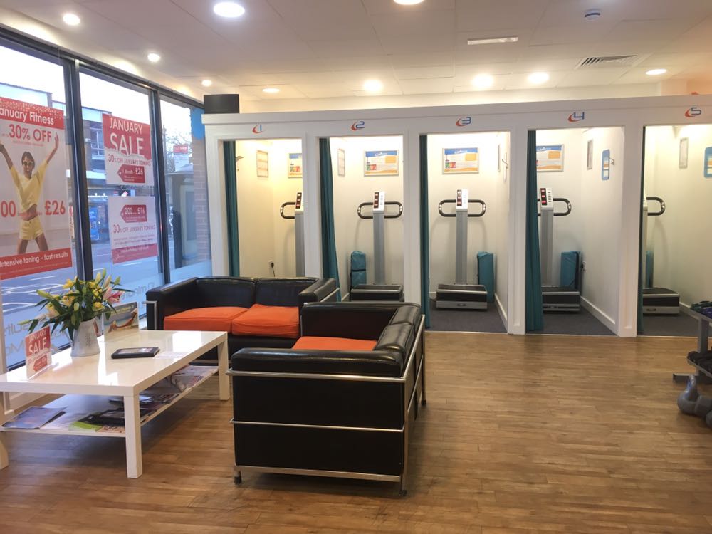 Supatone1's tweet photo. Studio's rocking this #sundaymorning with our earlybirds working off those #Xmascalories/ #loseinches. #Januarysale now on: 200 mins intensive toning just £16! Open til 4pm today for #intensivetoning &amp; #sunbeds. https://t.co/JwdyseSjKl