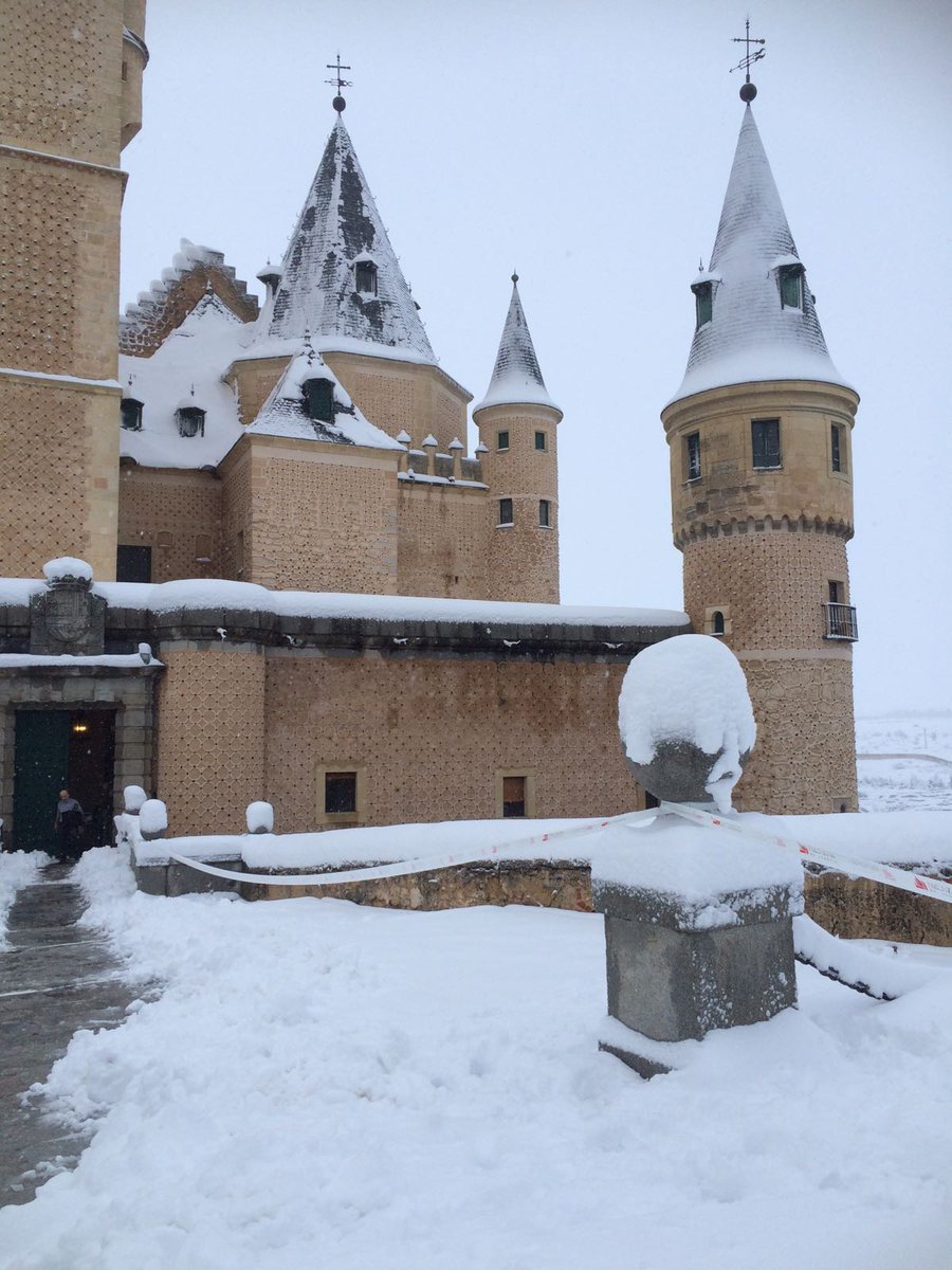 Real Alcázar de Segovia tweet media