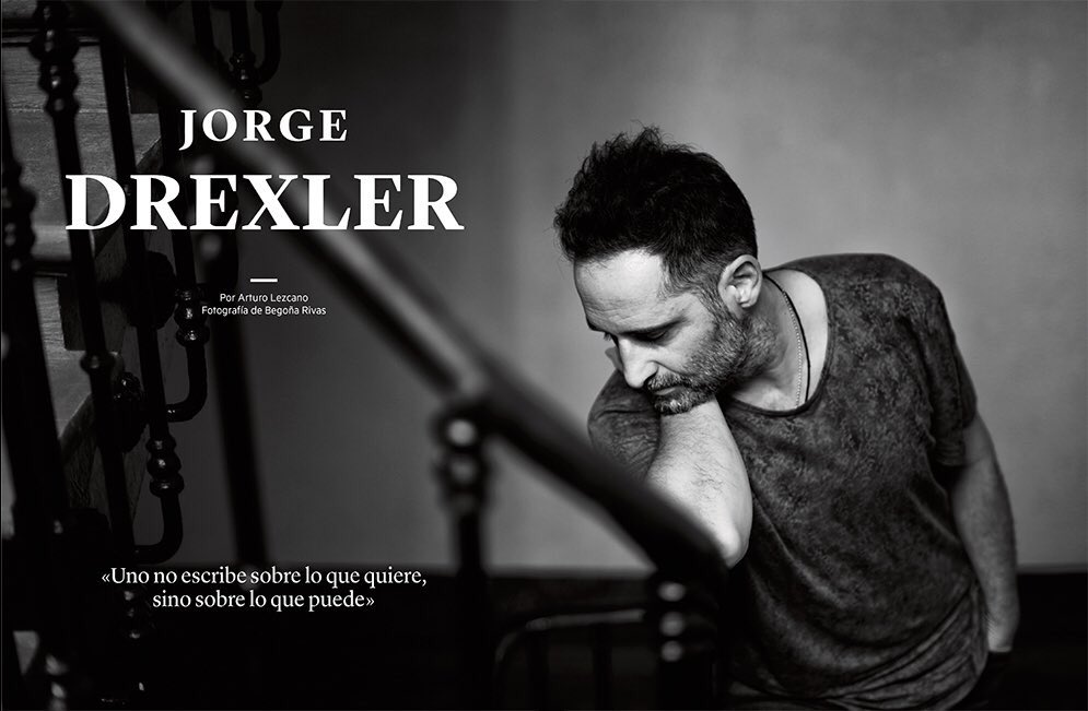ArturoLezcano's tweet photo. Hoy se publica en la #Smart28 de @JotDownSpain la larguísima e instructiva charla que mantuvimos con @drexlerjorge en su estudio de Madrid. Con fotoplones de @Begona_Rivas https://t.co/vdu22SIWba