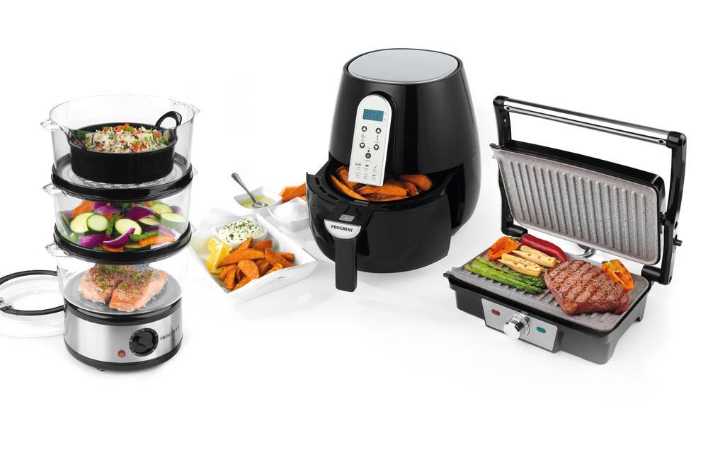 yoursmagazine's tweet image. RT to #WIN! Vamp up your kitchen with a bundle of shiny new cooking gadgets ✨ buff.ly/2qjh4Y4