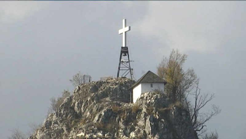 GlasZapadneSRB's tweet photo. Najmanja svetinja u Srbiji nalazi se na grebenu klisure izmedju Ivanjice i Arilja
#najmanja #svetinja #srbija #nalazi #greben #klisura #izmedju #ivanjica #arilje
https://t.co/WxgKvKeg4x https://t.co/bcmYWTxrFg