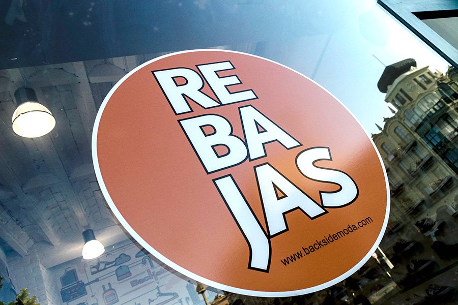 BacksideModa's tweet photo. Qué mejor plan para un #domingo como hoy que venirte de #rebajas a nuestras tiendas ¿eh? 💸 💸 💸 #RebajasBackside https://t.co/GoegfAT4HW