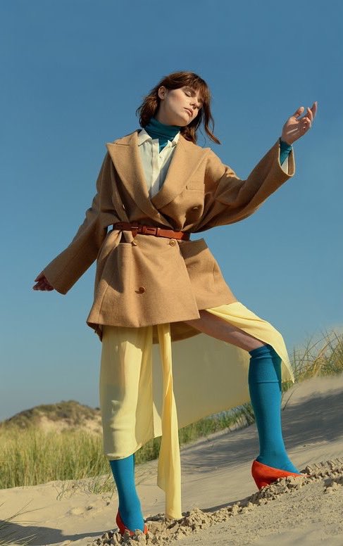 ys_theofficial's tweet photo. #yspinkAW17 Beige tailored wool jacket on @SchonMagazine 'le silence du monde' story
#yspink #ys #yseditorials
le silence du monde
https://t.co/TNNWtzPoxp https://t.co/9od4RUL9kR