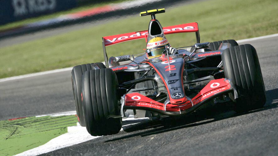 Happy 33rd Birthday to Lewis Hamilton! 