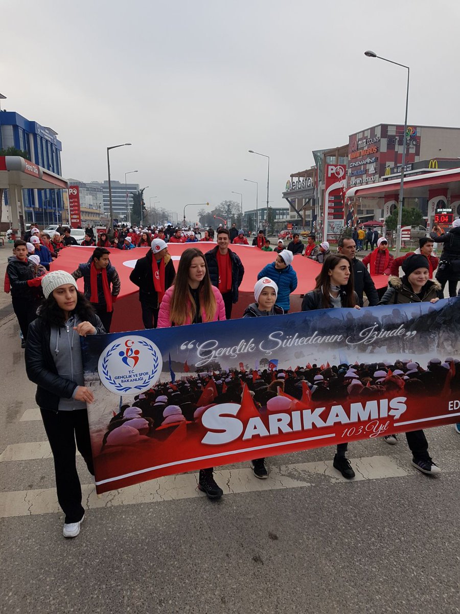 GSB_EdirneGM's tweet photo. Şehadetlerinin 103. yılında; Allahuekber Dağları'nın kardelen çiçekleri, Sarıkamış Şehitlerimizi anmak için genci, yaşlısı yüzlerce insanla yürüdük. 
#SarıkamışıUnutma https://t.co/tYGXvcxrIC