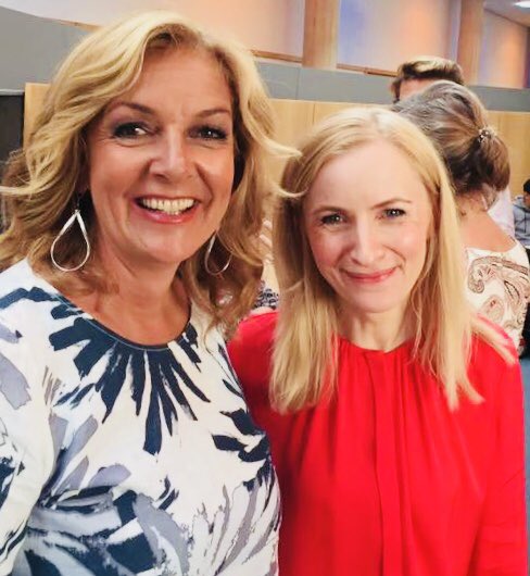 PostBettina's tweet photo. Auf ins Neue Jahr bei #tietjentalkt mit #docfleck und vielen wertvollen Ernährungstipps @ndr2 #gutevorsätze #schlank https://t.co/Yxd6dXkIl9