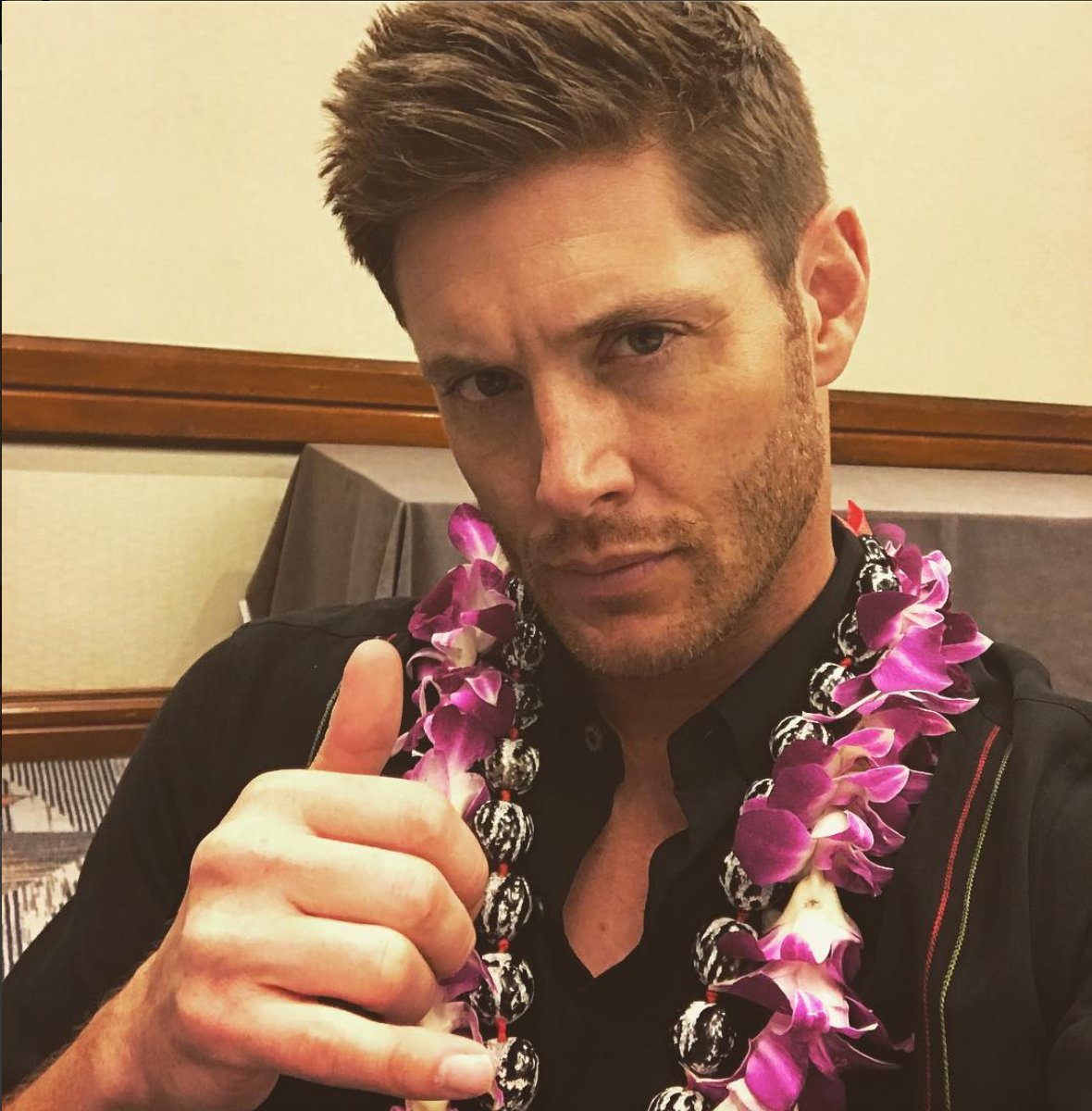 win_dean67's tweet photo. @roseawin got mad at me for not keeping up with this twitter thing but i was too busy getting lei'd https://t.co/zhuYuEF8v5