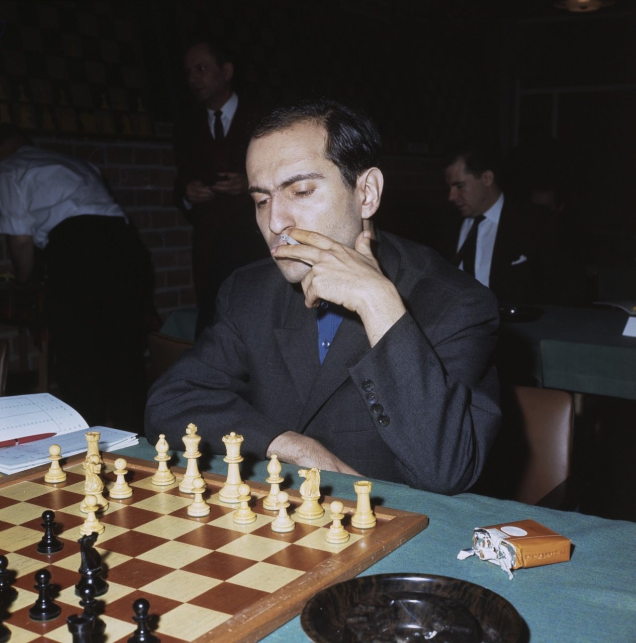 Douglas Griffin on X: Karpov-Korchnoi, 18th match-game, FIDE Candidates'  final, Moscow 1974. (Source: TASS, photographer: V. Savostianov.) #chess   / X