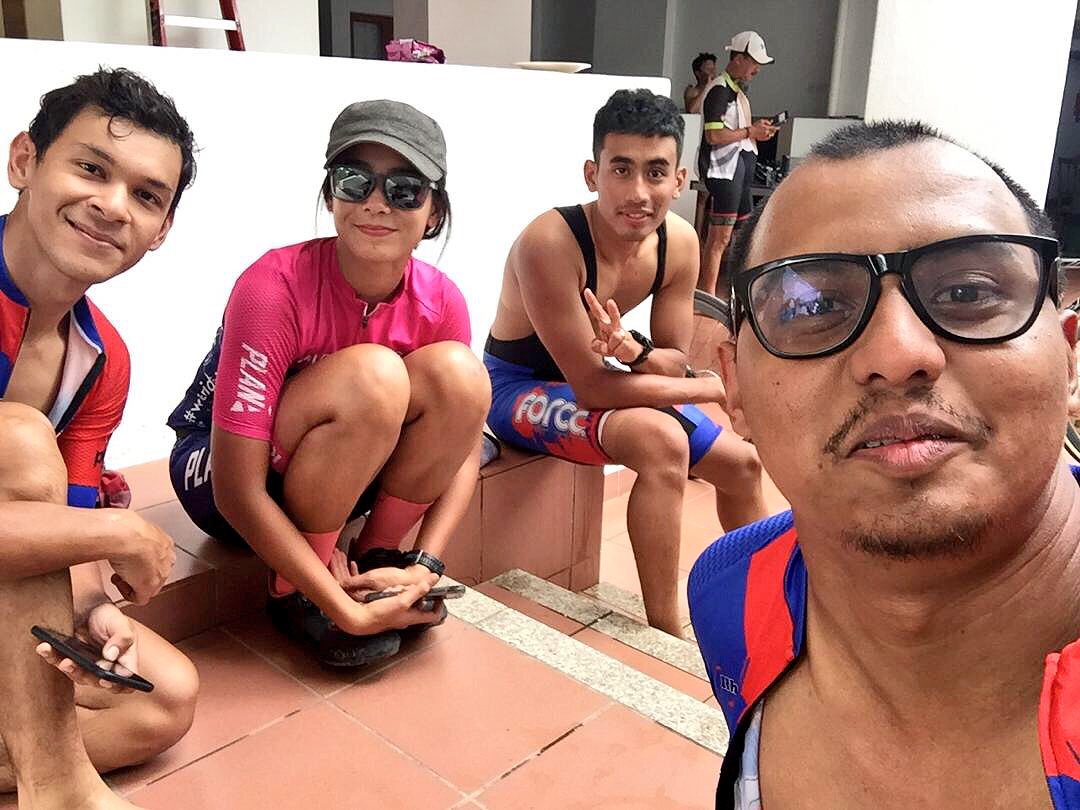 snipeg0dx's tweet photo. 140km ride from Putrajaya to Morib with these strong #TeamForca bunch! 😍🚴🏻‍♀️ https://t.co/YJVHjlgUO5