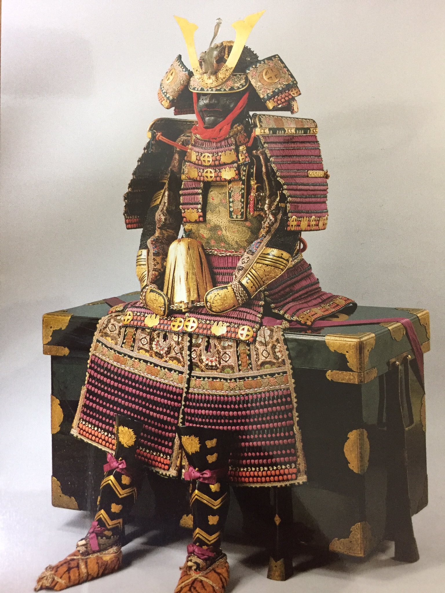 島津家薩摩藩家臣使用ほとばしるサムライ魂甲冑江戸当時物所蔵鎧袖脛当