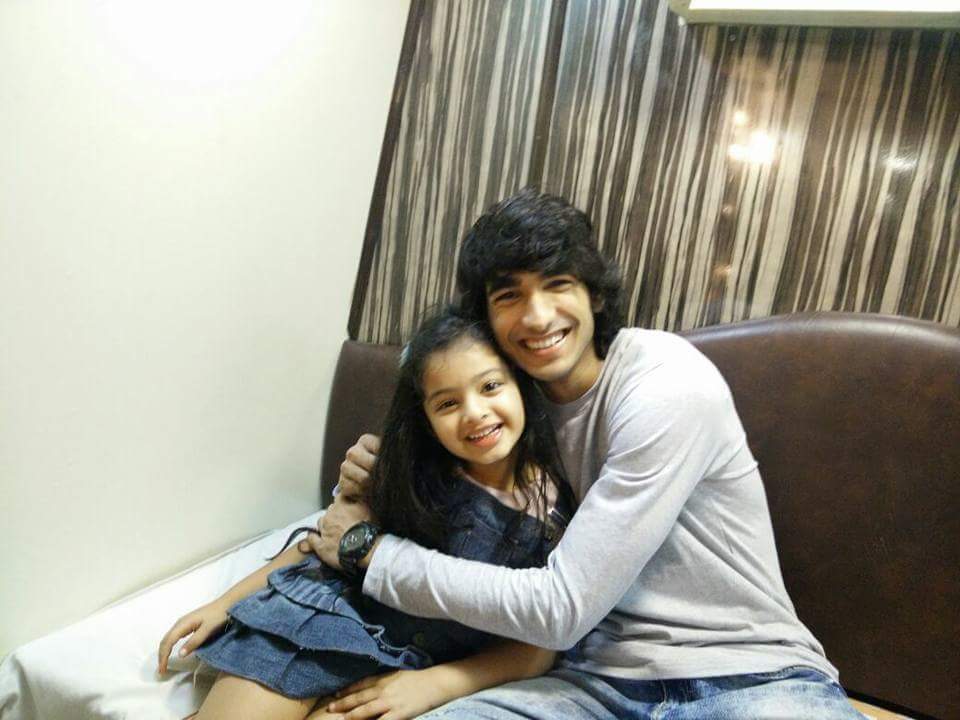 Ruchi_Tannu's tweet photo. Shantanu with kids is the CUTEST concept ever♥️
@shantanum07 YOU ARE A GEM OF A PERSON
I've been saying this since 2012 and will continue to say so till eternity!
Thank you for being so pure and humble 🤗💘
#KCA2017 tonight at 6 PM!😍 @NickIndia
https://t.co/1jf3ckSwWk https://t.co/ktGQV5zq3z